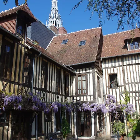 Saint Jacques 3*